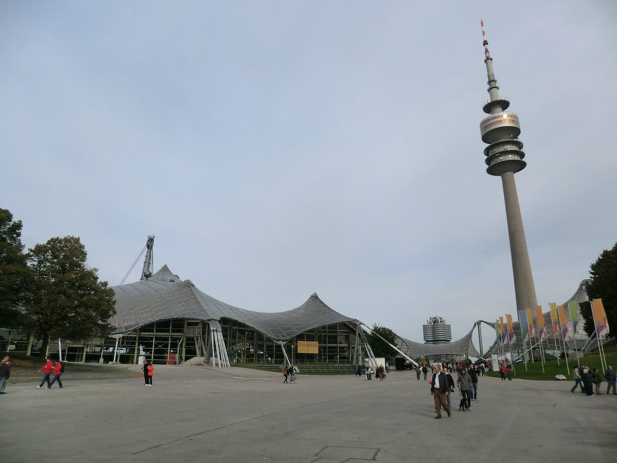 2012 October Olympiahalle And Olympiaturm