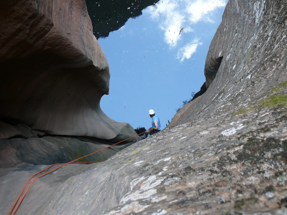 2007 May Dana Rappeling the Rotting Log 2