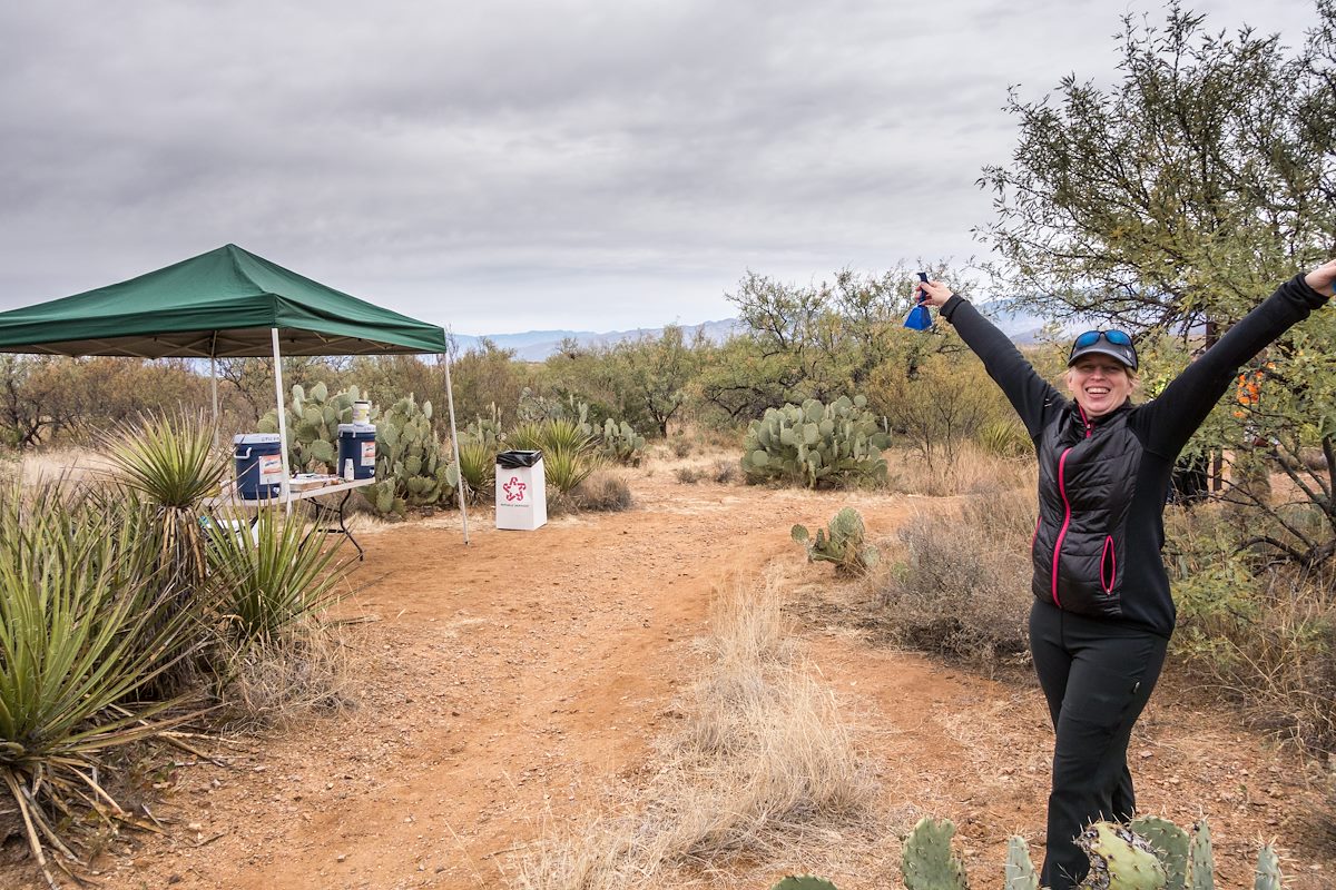 2014 December Alison and the Aid Station near Sahuarita Road