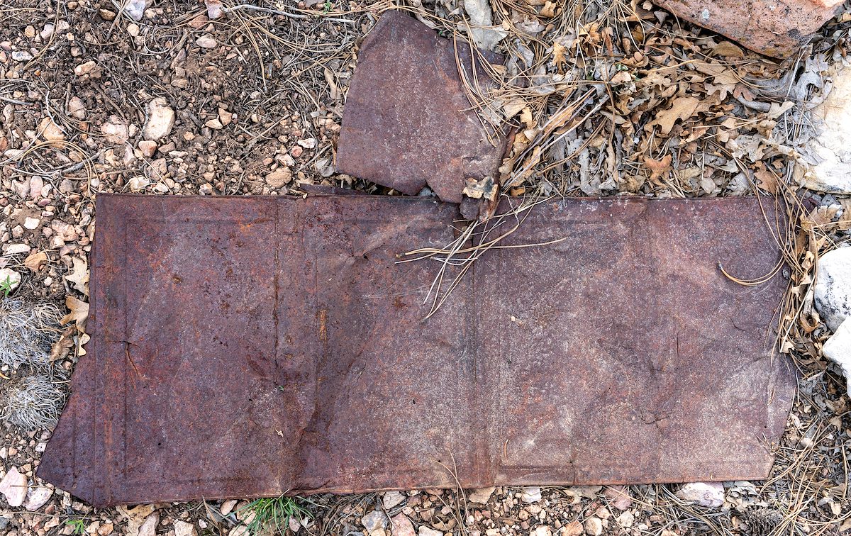 2021 April Rusted Metal in the Hearst Tanks Area 01