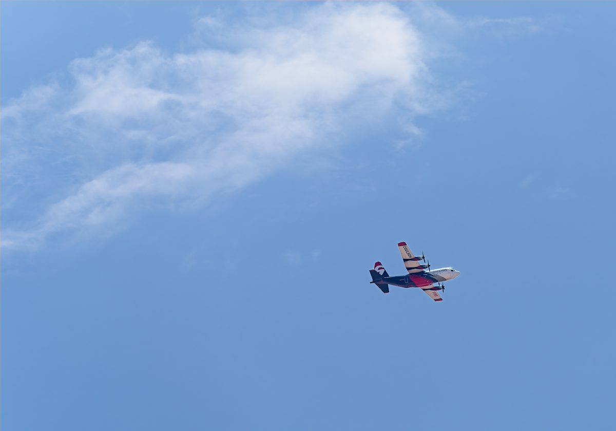 2026 June Coulson Fire Tanker #6 Flying Towards the Box Fire